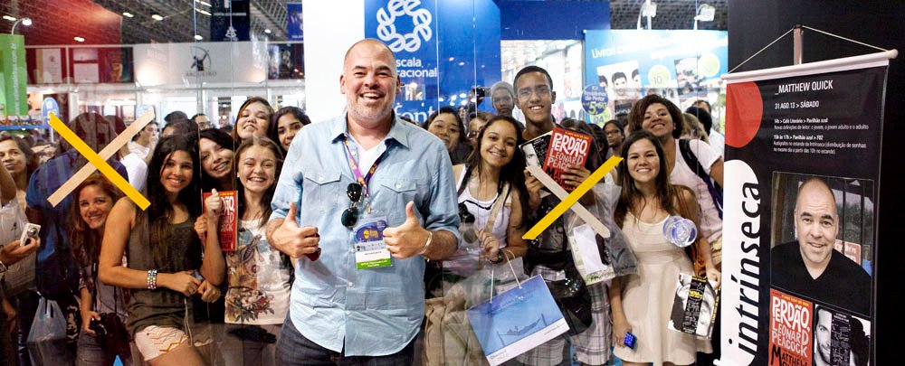 Bienal-Rio-2013_Matthew-Quick_autografos_004