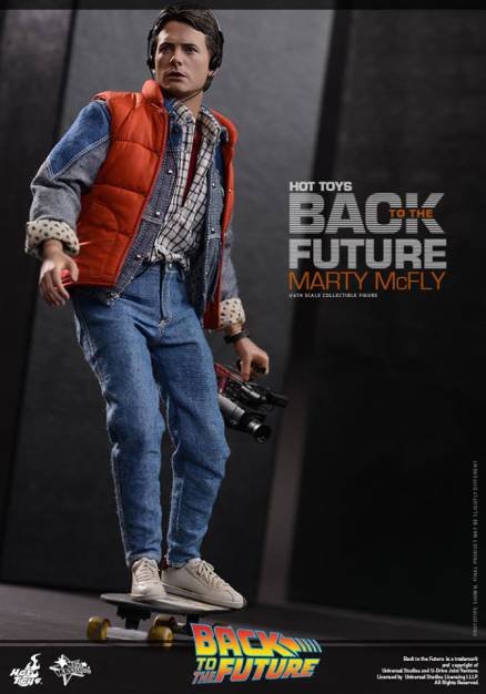 Hot-Toys-Back-To-The-Future-Marty-McFly-2