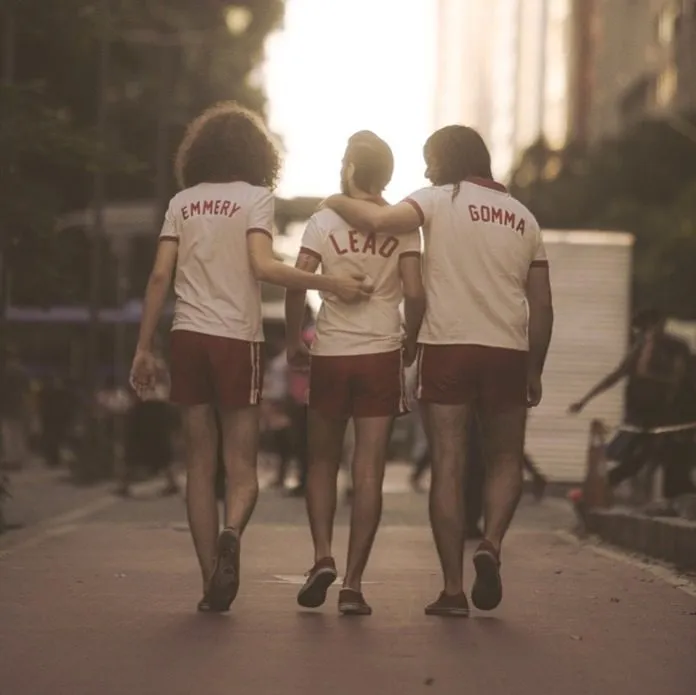 Beach combers 696x695