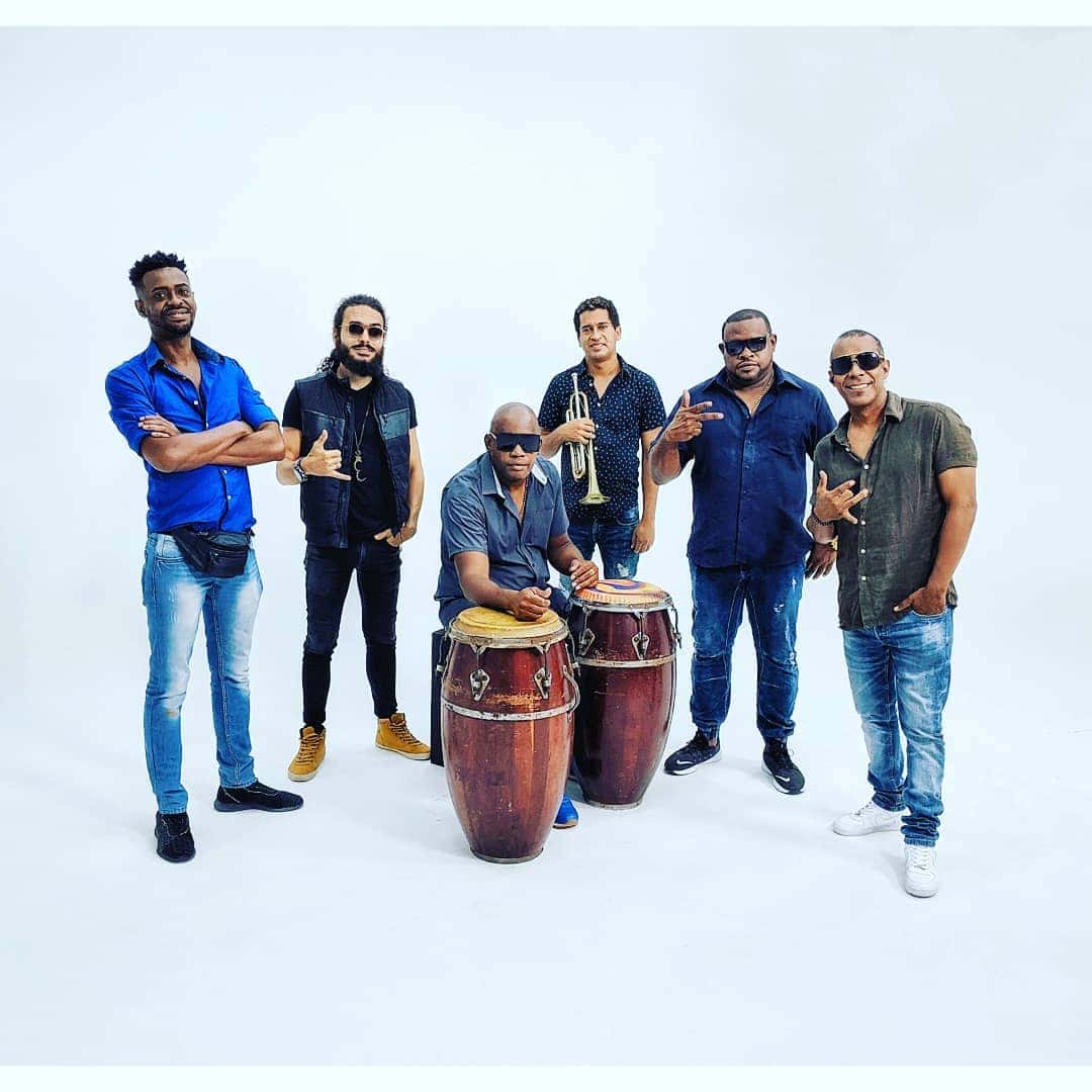Novo single de SUMO y Los Hermanos del Alma traz uma fusão de ritmos afro-cubanos com Rock | pop rock | Revista Ambrosia