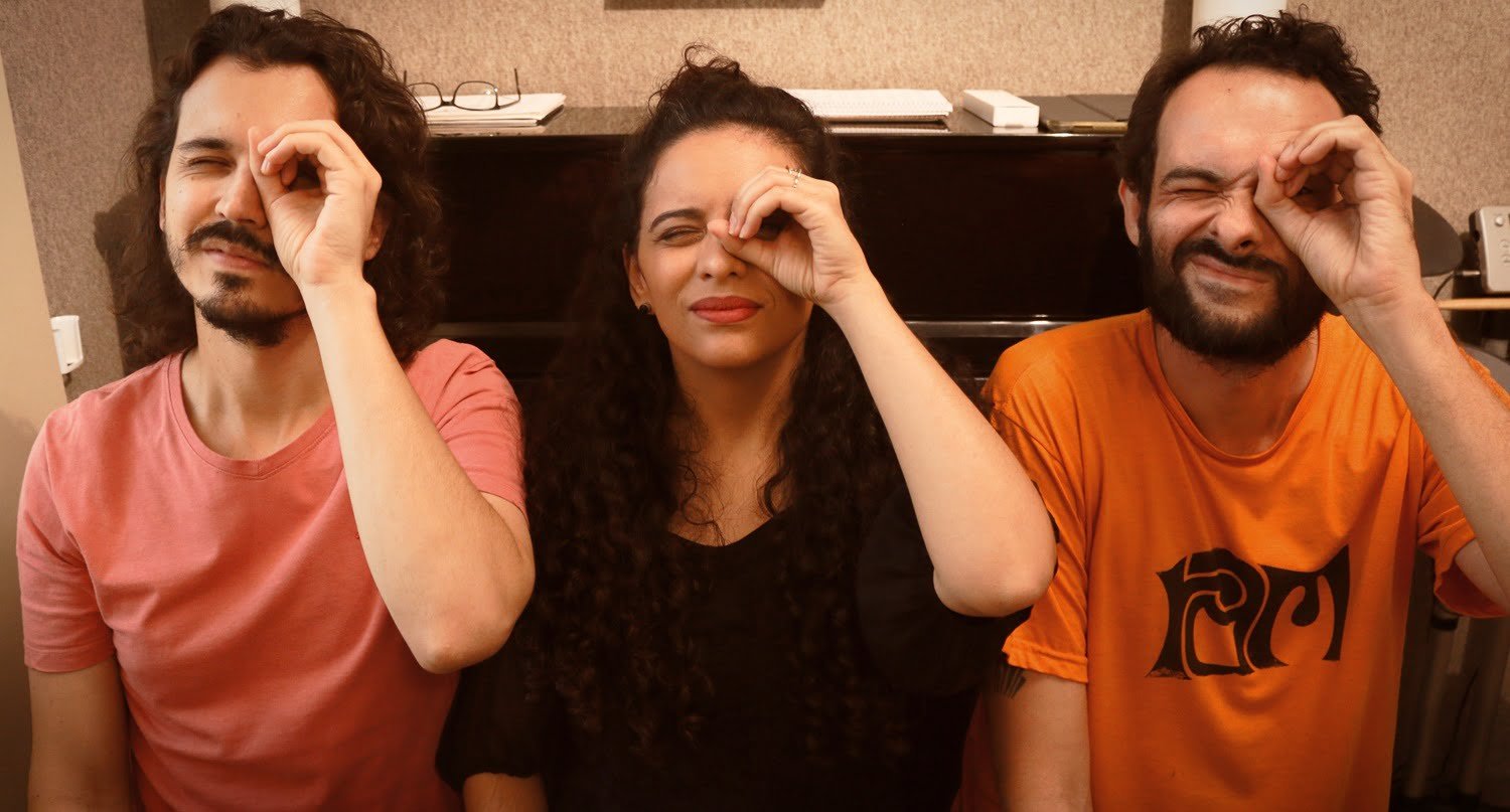 pequenezas Isabella Bretz, Rodrigo Lana, Abacatu