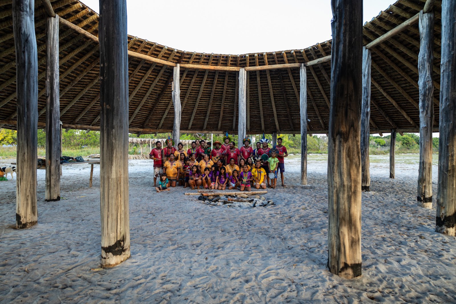 Projeto de samba indígena lança remix com Tropkillaz