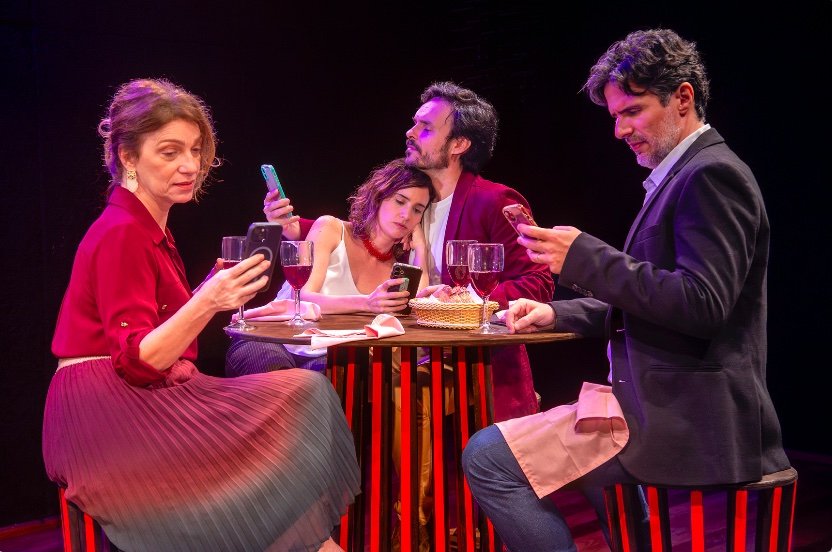 PEQUENO CIRCO DE MEDIOCRIDADES