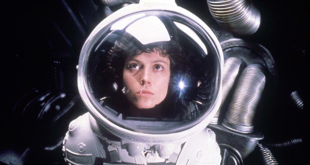 Sigourney Weaver voltará como Ripley? Roteiro inédito reacende expectativas para novo filme de Alien