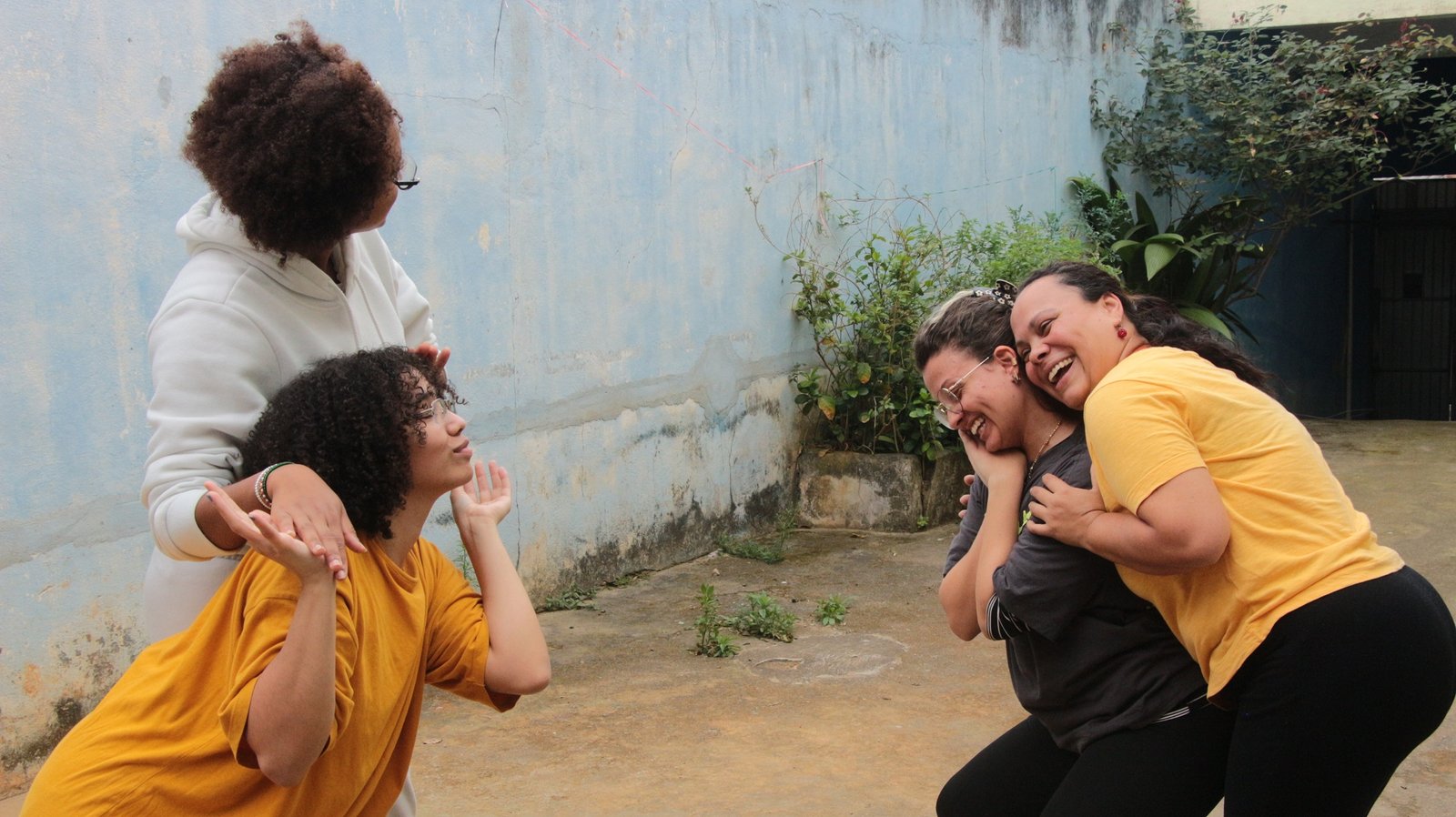 Cia Quatro Ventos no Espaco Cocriar foto de mel flor 070m