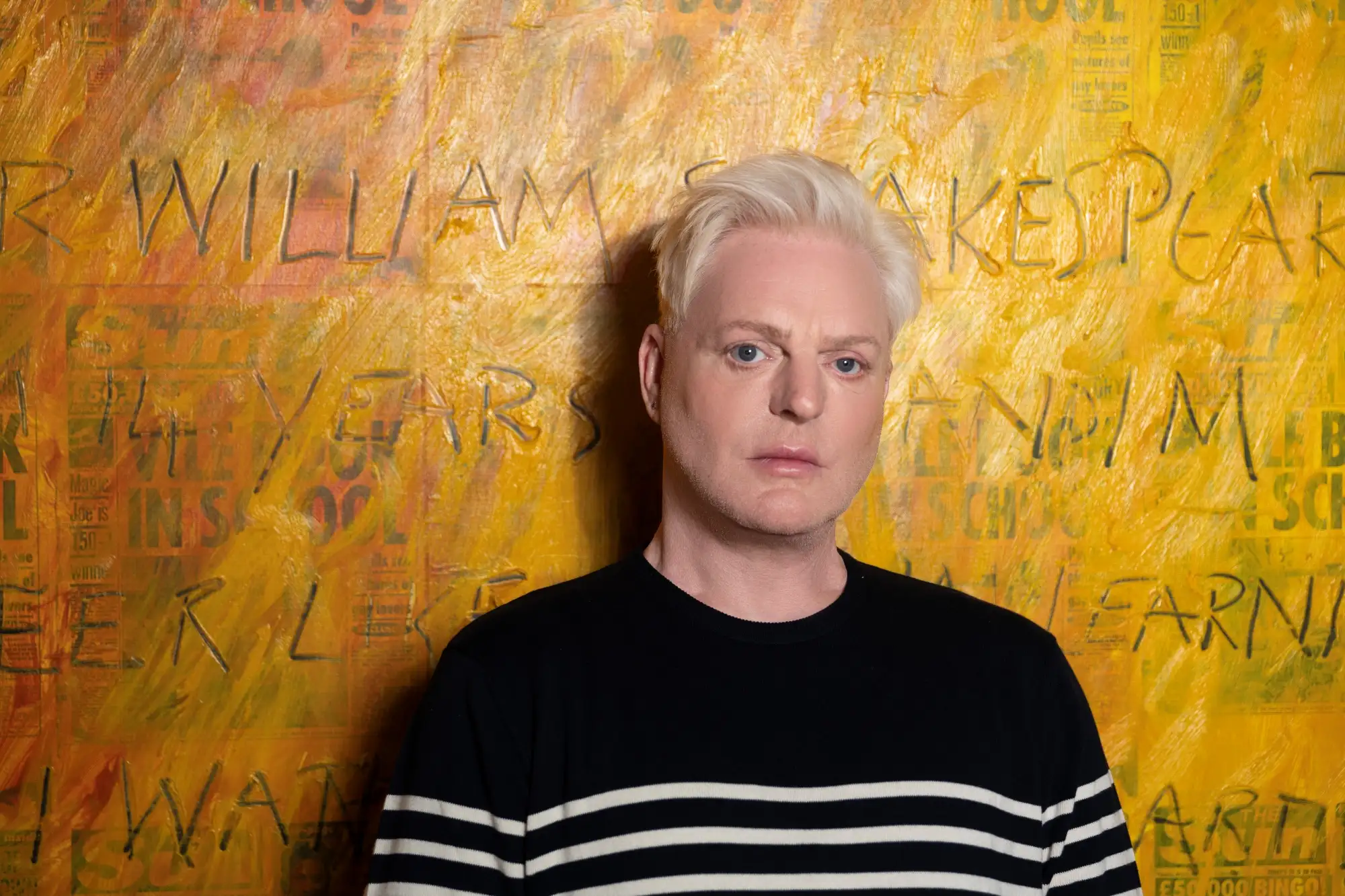 Vocalista do Erasure Andy Bell chega ao Rio com show de seu novo disco
