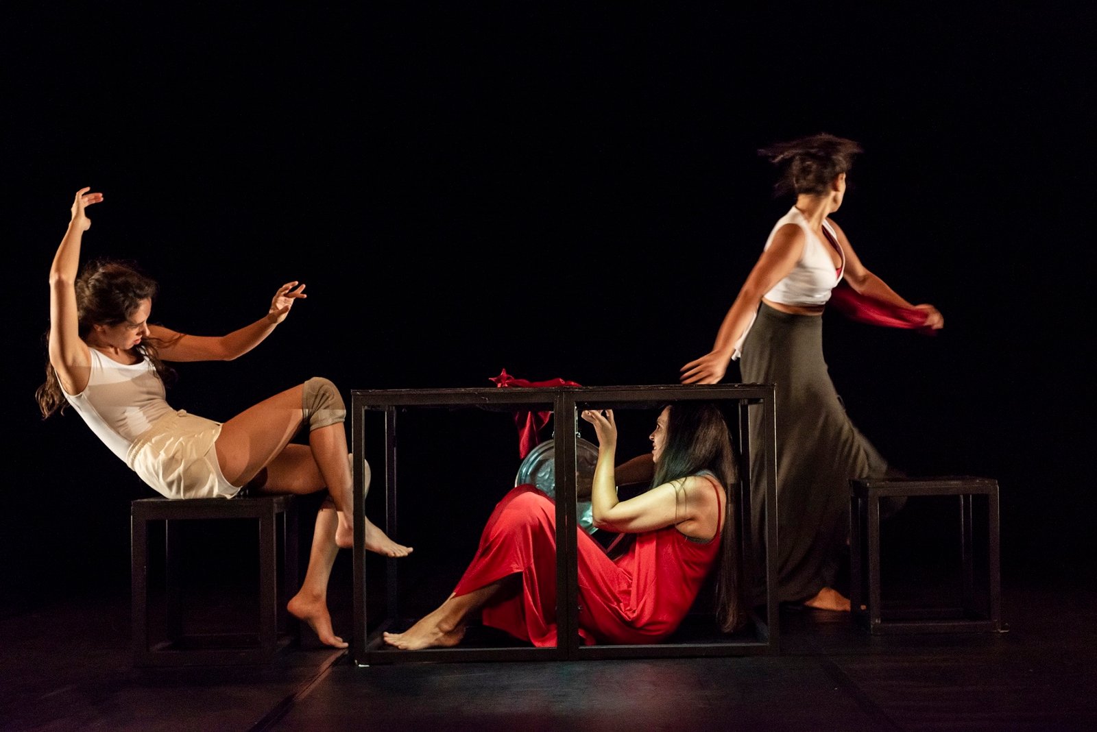 Resenha: o primoroso espetáculo Depois do silêncio, encenado em português e libras