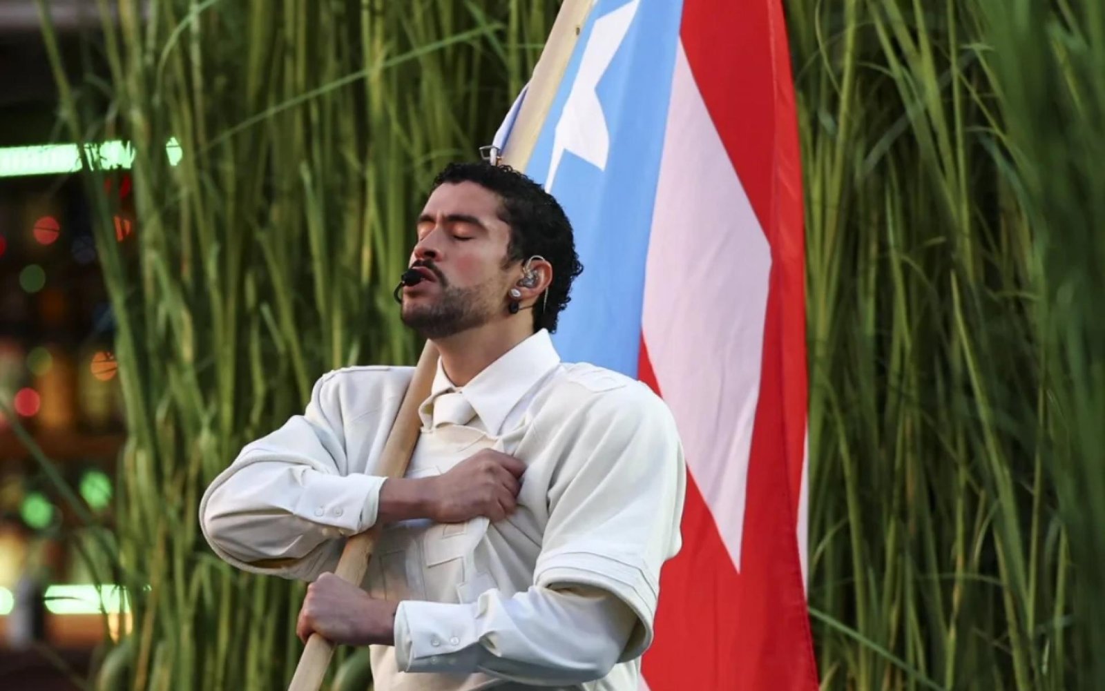 Bad Bunny bate recorde de audiência e irrita Trump com seu halftime show