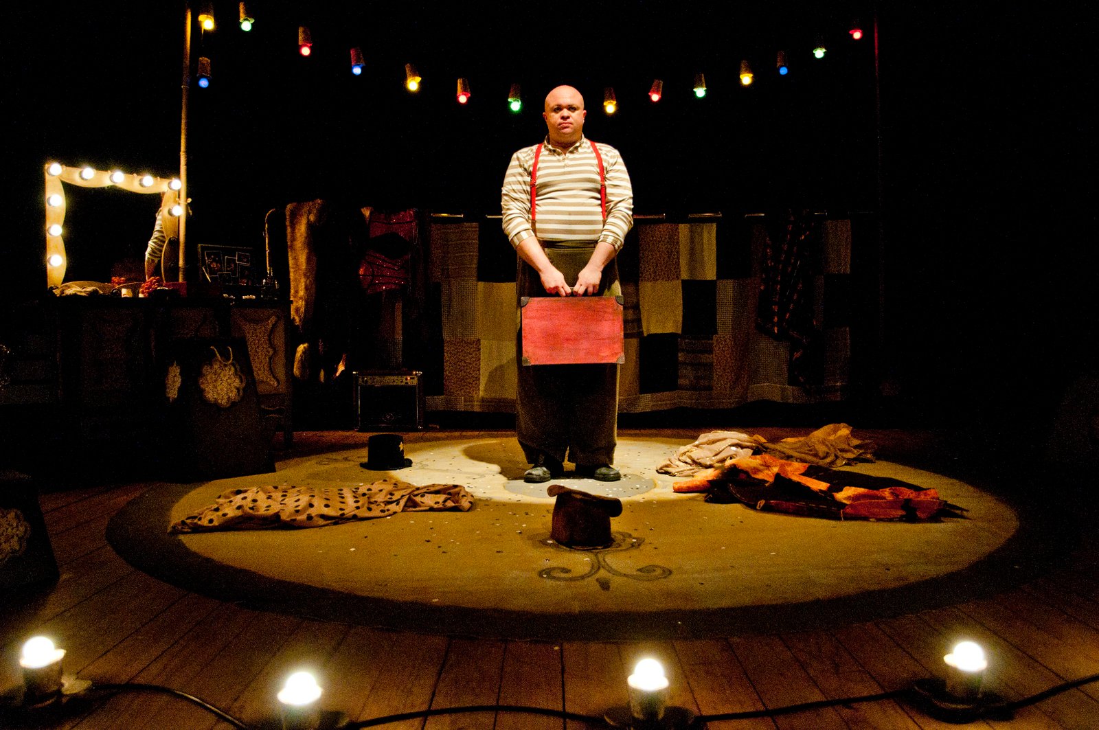 O Fantástico Circo Teatro de Um Homem Só