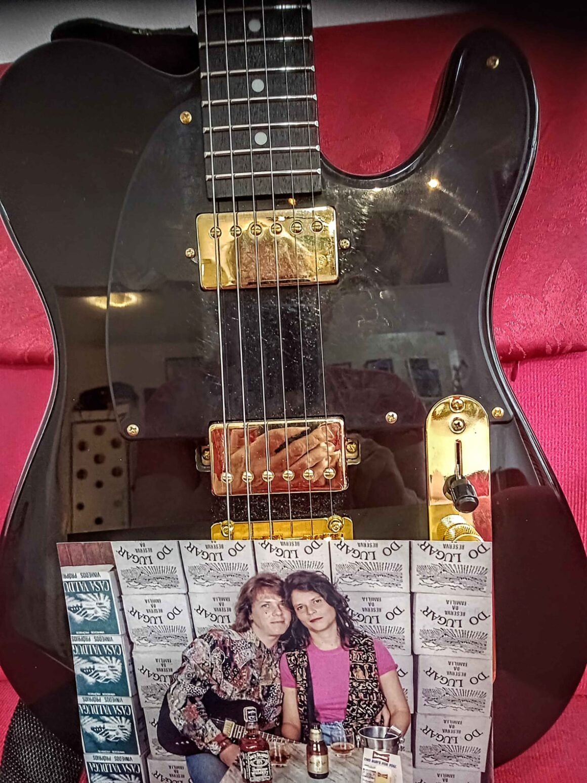Guitarra modelo Telecaster utilizada nos SHOWS e gravações com Cássia Eller (Acervo de Victor Biglione)