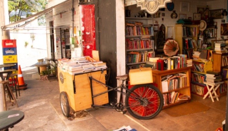 Palavra Viva no Subúrbio: Feira Tertúlia ocupa as ruas do Méier com literatura gratuita, slams e arte independente