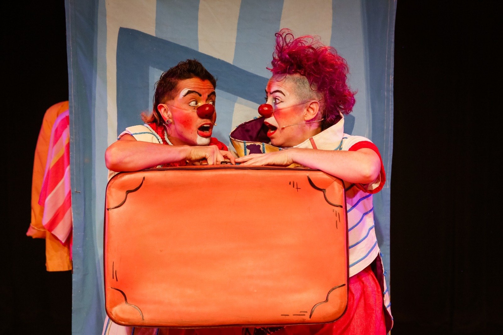 Circo di SóLadies | Nem SóLadies apresenta espetáculo 'O que será que tem na mala?'