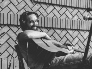 O compositor, instrumentista e escritor Fabio Manzione fará o pré-lançamentode seu novo trabalho autoral
