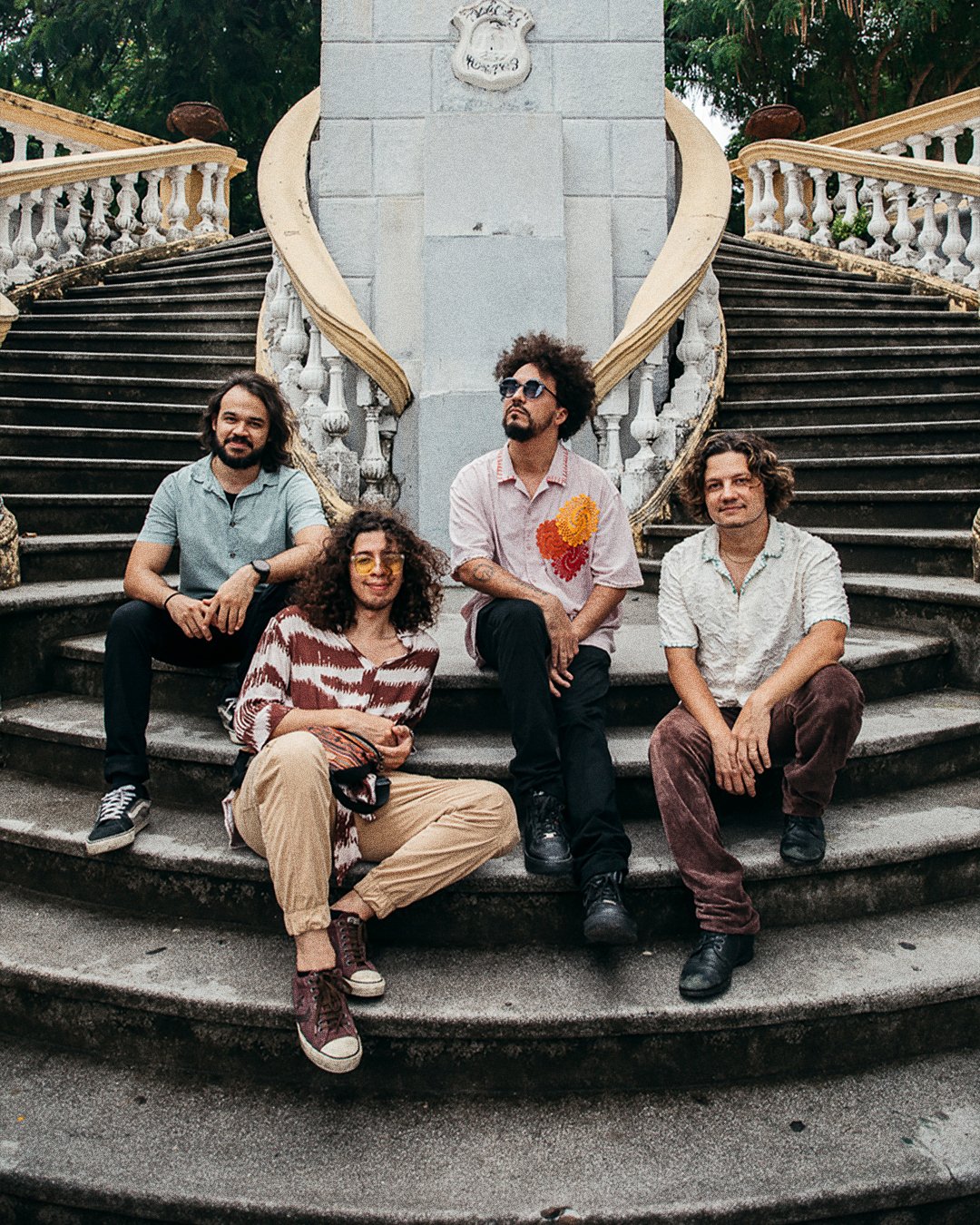 Selvagens À Procura De Lei lançam o álbum Pivete com manifesto conceitual e celebração do rock nordestino