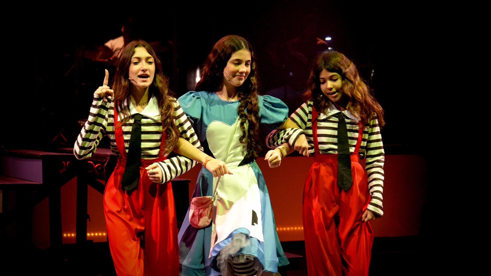 8 Alice, Um Musical Crédito Kay Marinho