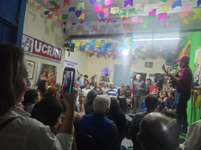 Festival em SP promove recital e bate-papo com poeta, cordelistas e repentistas