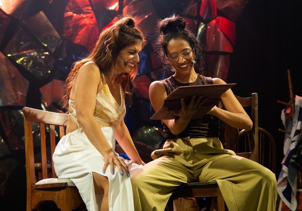3 Carol Botelho e Deborah Marins em Um Rio dentro de mim Divulgação