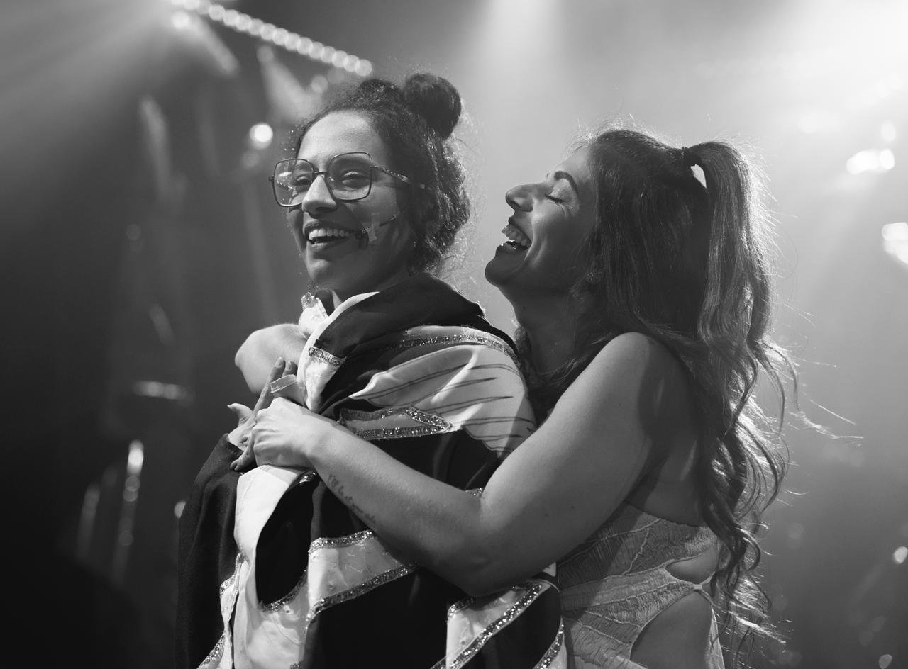 5 Carol Botelho e Deborah Marins em Um Rio dentro de mim Divulgação