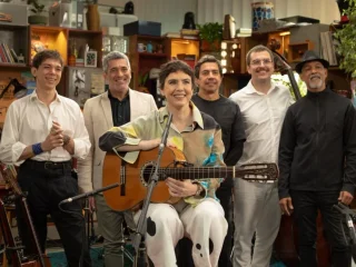 Adriana Calcanhotto no Tiny Desk Brazil