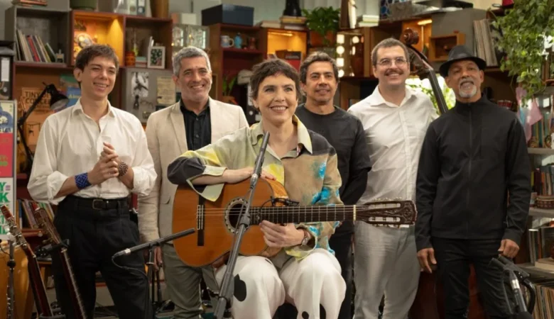 Adriana Calcanhotto no Tiny Desk Brazil
